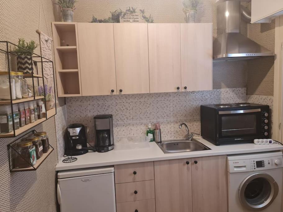 6 Καλινοβου Center Of Athens Πεδιον Αρεωσ Apartment Luaran gambar